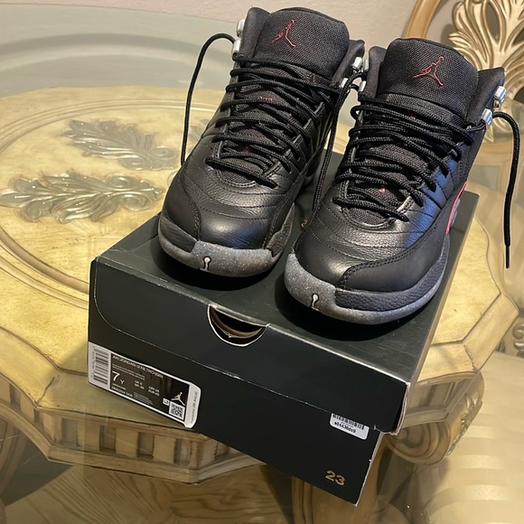 air jordan 12 utility